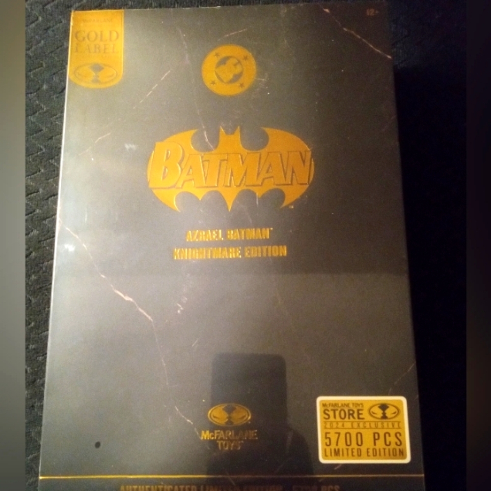 Batman Knightmare Edition 5700 PCS puzzle.